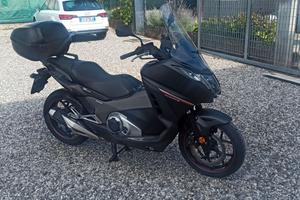 HONDA INTEGRA 750
