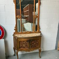 Mobile antico con specchio