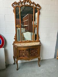 Mobile antico con specchio