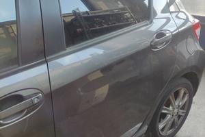 Porta posteriore sinistra TOYOTA YARIS del 2012