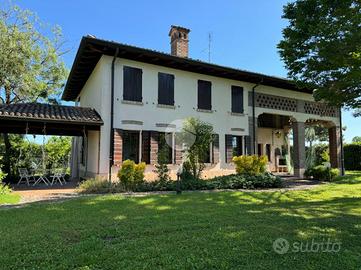 VILLA SINGOLA A CURTATONE