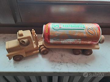 modellino camion in legno 