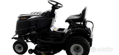 Trattorino taglia erba