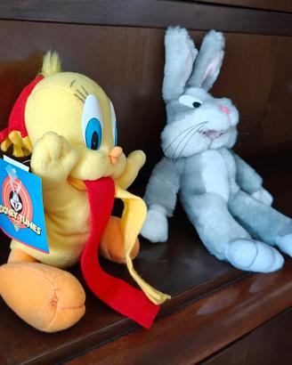 Due peluche “Looney Tunes” Titty e Bugs Bunny