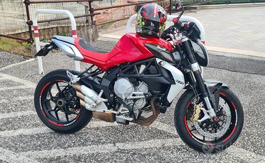 MV Augusta Brutale 675