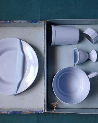 Set vintage di stoviglie in melamina (plastica) pe