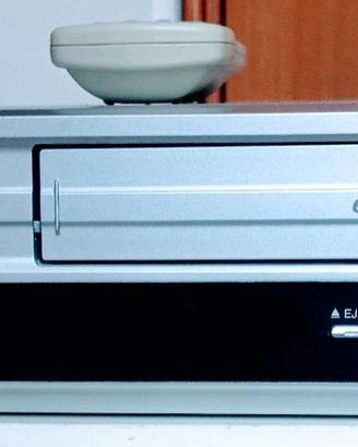 VIDEOREGISTRATORE VHS + DVD