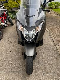 Honda integra 750