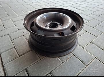 4 cerchi in acciaio da 15 pollici Peugeot 208