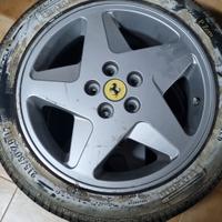 Ferrari 348 cerchi originali conservati