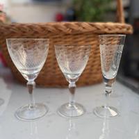 Set di Bicchieri Vintage in Vetro Inciso – Eleganz