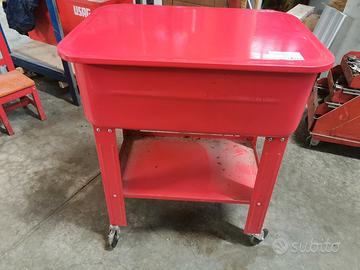 Vasca di lavaggio pezzi con pompa