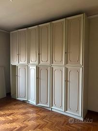 armadio bianco in legno 