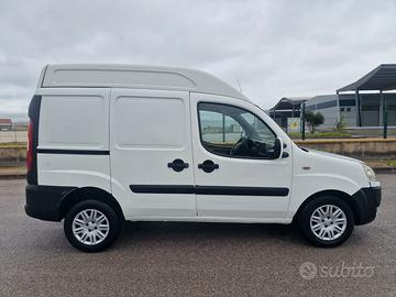 Fiat Dobló (tetto alto)