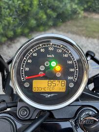 MOTO GUZZI V7  750 carbon