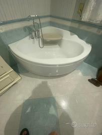 VASCA DA BAGNO JACUZZI CON RUBINETTERIA MELROSE