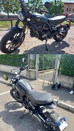 Ducati scrambelr 800 icon matte black