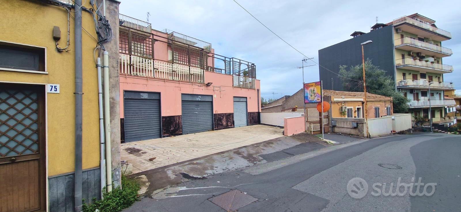 VIA CARRUBELLA bottega 3 luci su strada C/1 - Vista 2