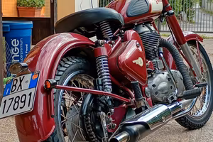 moto royal enfield classic 
