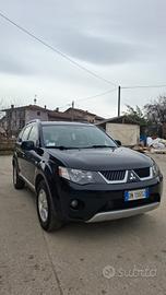 auto Mitsubishi Outlander 