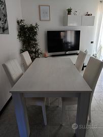 Tavolo soggiorno + 4 sedie