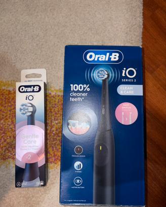 Oral-B iO Series 2 + 2 testine di ricambio