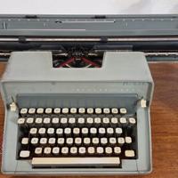 Macchina da scrivere Remington International 