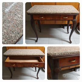Tavolino antico con cassetto