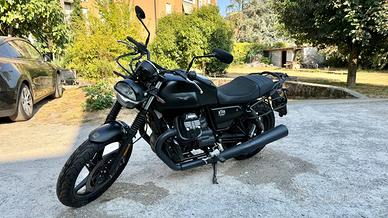 Moto Guzzi V7 IV Stone 850 Black – 4.513 km