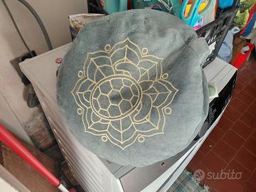 Cuscino meditazione pavimento terra alto Yoga