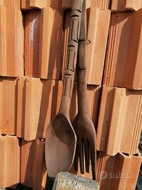 cucchiaio e forchetta in legno