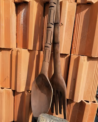 cucchiaio e forchetta in legno