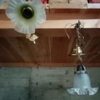 lampadario e lampada a muro