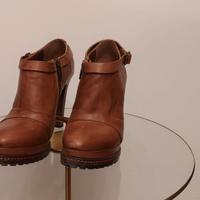 Tronchetti donna 38 in pelle con carro armato