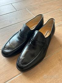 Mocassino nero suola in cuoio uomo