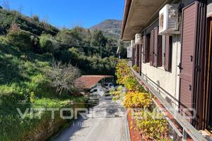 Villa di 226 m² con più di 5 locali e box auto dop