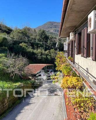 Villa di 226 m² con più di 5 locali e box auto dop