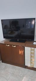 Televisore Toshiba 26 pollici (circa 64 x 110 cm)