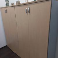 Scrivania, cassettiera ed armadio per studio