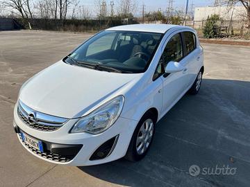 OPEL Corsa 1.2 5 porte Sport Neopatentati