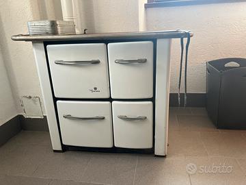 Vecchia stufa potagé