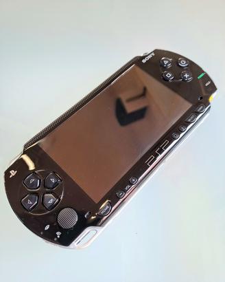 SONY PSP 1004 con 25 giochi  leggere l'annuncio 