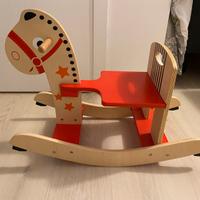 Cavallo a dondolo in legno