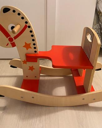 Cavallo a dondolo in legno