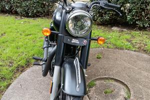Royal Enfield Classic Dark 350