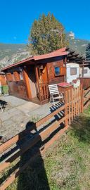 Bungalow con roulotte