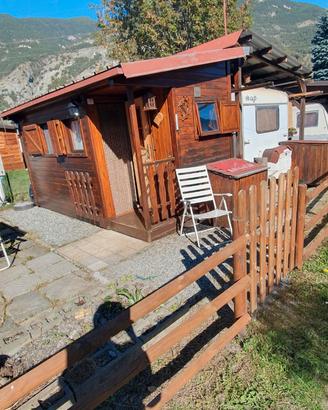 Bungalow con roulotte