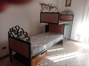 Letto a castello in ferro battuto a sbalzo
