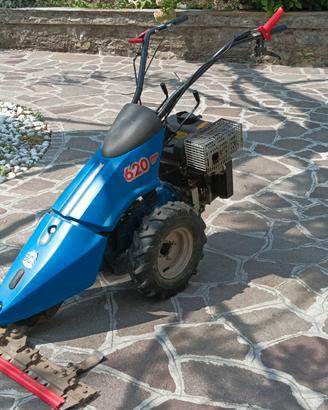 Motofalciatrice BCS 620 con barra falciante
