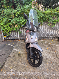 Sym symphony st 125 con parabrezza e bauletto